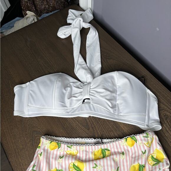 Unique Vintage Two Piece Swim Suit White Halter Top Lemon Print Bottom Size M - Picture 2 of 6